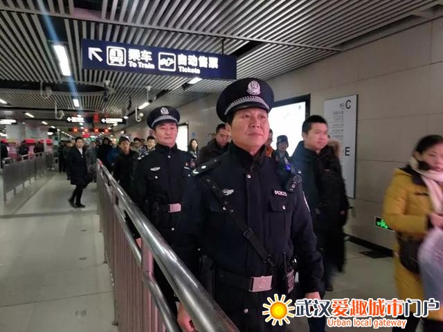 放着纪委副书记不当，他跑去地铁当6年民警，原来……︱早安武汉