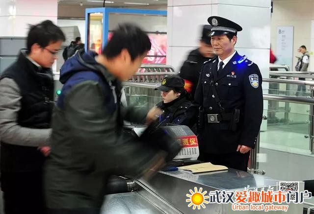 放着纪委副书记不当，他跑去地铁当6年民警，原来……︱早安武汉