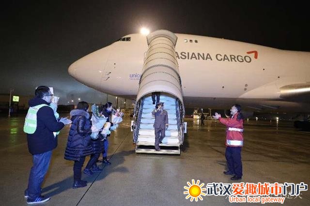武汉天河机场2019年首班北美往返定期全货机起航