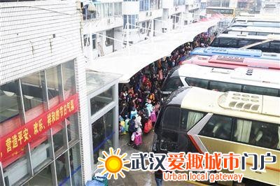 武汉3933名驾驶人及333辆客车被取消春运资格